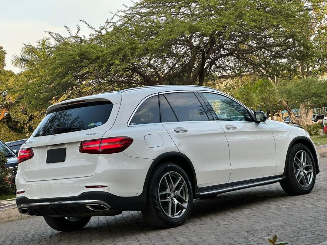 Mercedes Benz thumbnail 7